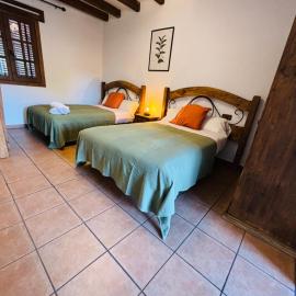 Casa Rural Puerto del Emperador，位于阿尔迪努瓦德拉夫拉的酒店