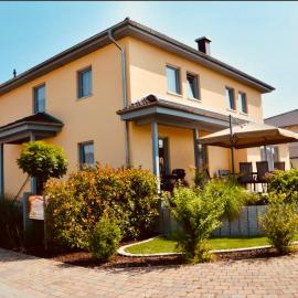 Gästehaus Dolce Vita，位于鲁斯特的酒店