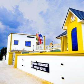 Firnic Luxurious Private Hotel,位于阿克拉的酒店
