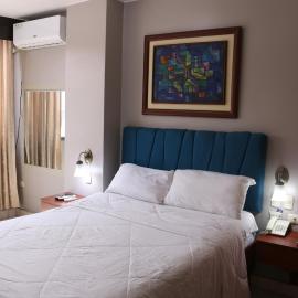 Tropical Inn Hotel，位于瓜亚基尔的酒店