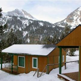 Bungalow en parc natural del Ter 2000 metres，位于塞特卡萨斯的酒店