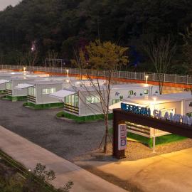 Hwaseong Refreshing Glamping&Caravan，位于华城市的酒店