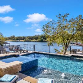 Waterside 508 and Concierge Services，位于Burnet的酒店