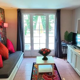 Charmante Maison Duplex en résidence avec piscine à Monflanquin，位于蒙夫朗屈安的酒店