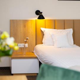 Hotel ARDEN，位于希隆斯克地区希罗达的酒店