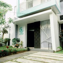 Akhtar Guest House Near Situ Gede，位于打横的酒店