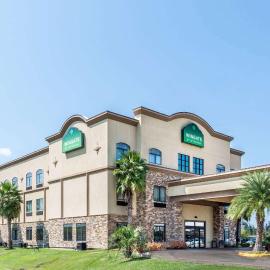 Wingate by Wyndham Lake Charles Casino Area，位于查尔斯湖的酒店