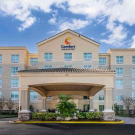 Comfort Inn & Suites Tavares North，位于塔瓦雷斯的酒店