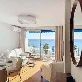 Seaview Promenade des Anglais 2brs apartment Parking cars 1800 kg max,位于尼斯的酒店