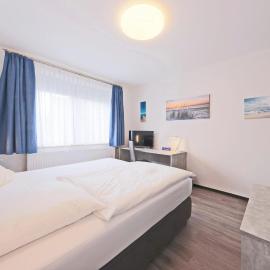 Hotel Hülsmann Garni，位于Niedersachsen-Stadland的酒店