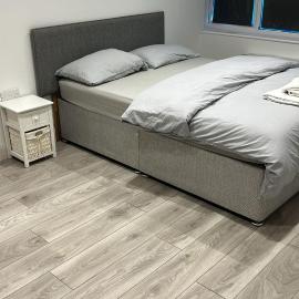 Gatwick Guest House - Short & Long Stay, Airport Parking, Airport Shuttle, Early & Late Check In - 49, RH11 8QX，位于克劳利的酒店