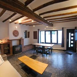 Gîte citadin de l'Entreville，位于洛布的酒店