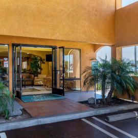 Quality Inn & Suites Westminster Seal Beach，位于威斯敏斯特的酒店