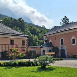 Ferienwohnungen Schloss Wasserleonburg，位于Nötsch的酒店