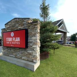 Stony Plain Inn & Suites，位于Stony Plain的酒店