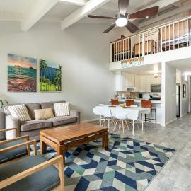 Rare 2 Bedroom & Loft Townhouse on the North Shore，位于卡胡库的酒店