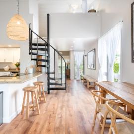 The Drifter - North Shore Loft - Relaxed Luxury，位于卡胡库的酒店