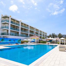 Kariyushi LCH. Resort，位于名户的酒店