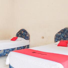 RedDoorz at Hotel Padjajaran Tasikmalaya，位于打横的酒店