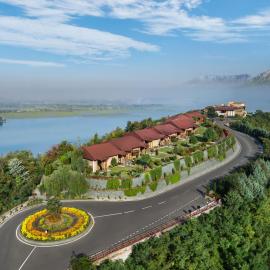 Taj Dal View Srinagar，位于斯利那加的酒店
