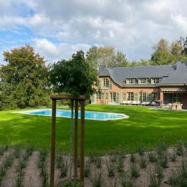 Wood Side Cottage avec piscine，位于迪南的酒店