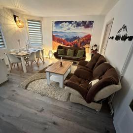 Pool House Gălăoaia-Cabană la poalele Munțiilor Călimani，位于雷京的酒店