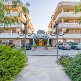 Altea Suites，位于波梅齐亚的酒店