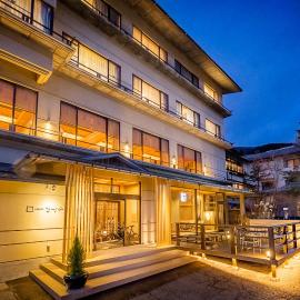 Wafu-no-Yado MASUYA，位于山之内町的酒店