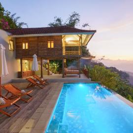 Ocean & Mountain View Villa, Waterfalls, Munduk Eco-Luxe by Santrian，位于姆杜克的酒店