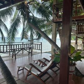 Villa Naatang Bohol Beach House 1，位于Jagna的酒店