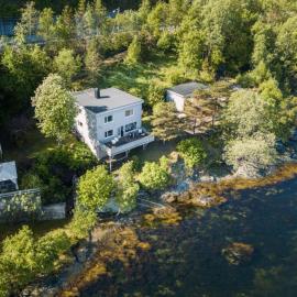 Private House & Bungalow by the sea，位于特隆赫姆的酒店