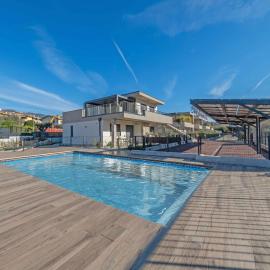 ApartmentsGarda - I Fiori D'Ulivo，位于加尔达的酒店