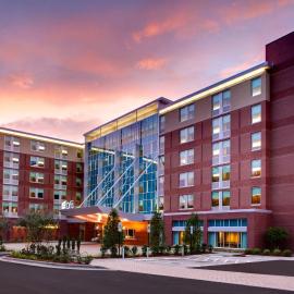 Aloft by Marriott Chapel Hill，位于教堂山的酒店
