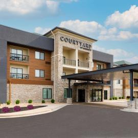 Courtyard by Marriott Springfield Airport，位于斯普林菲尔德的酒店