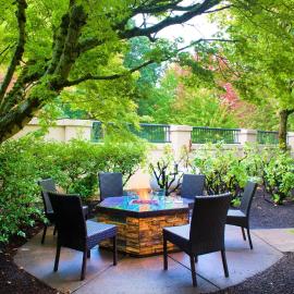 Courtyard by Marriott Portland Southeast/Clackamas，位于克拉克马斯的酒店