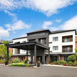 Courtyard by Marriott Concord，位于康科德的酒店