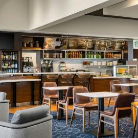 Courtyard by Marriott Minneapolis-St. Paul Airport，位于Mendota Heights的酒店