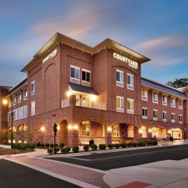 Courtyard by Marriott Atlanta Duluth Downtown，位于德卢斯的酒店