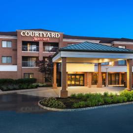 Courtyard by Marriott West Orange，位于西奥兰治的酒店