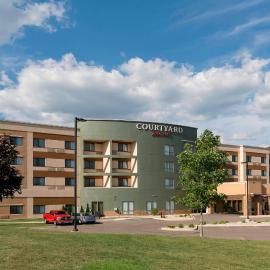 Courtyard by Marriott Battle Creek，位于巴特尔克里克的酒店