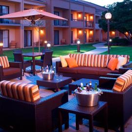 Courtyard Chicago Arlington Heights/South，位于阿灵顿海茨的酒店