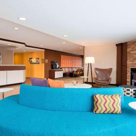 Fairfield Inn and Suites by Marriott Chicago St. Charles，位于圣查尔斯的酒店