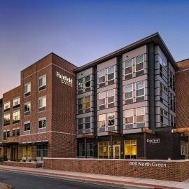Fairfield Inn & Suites Morganton Historic Downtown，位于摩根顿的酒店