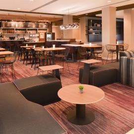 Courtyard by Marriott Toledo North，位于托莱多的酒店