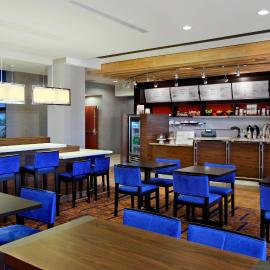 Courtyard by Marriott Victoria,位于维多利亚的酒店