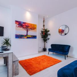 K Suites - Hollins Road，位于奥尔德姆的酒店