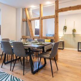 Apartment - Terrasse - Modern - Küche，位于哥达的酒店