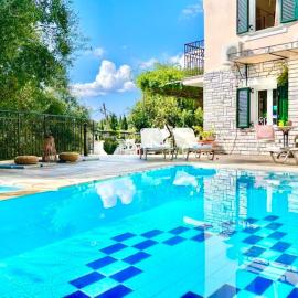 Aphrodite Suites & Apartments with Swimming Pool，位于科孚镇的酒店