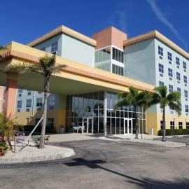 Allure Suites of Fort Myers,位于迈尔斯堡的酒店