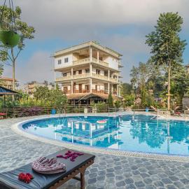 Hotel Riverside with Swimming pool，位于索拉哈的酒店